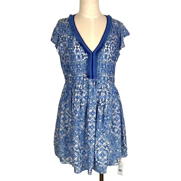 Vineyard Vines Dresses & Skirts - Vineyard Vines NWT Scarf Print Pintuck Dress Blue and White Women's Size Medium